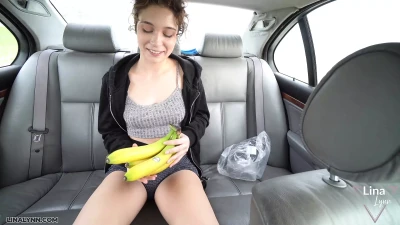 TEEN stuffs WET& TIGHT pussy with BANANE!